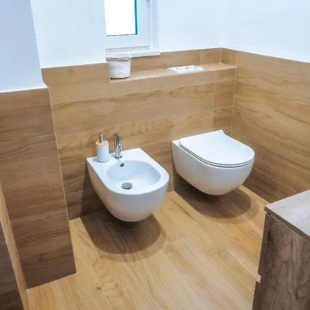 Jlh Aparts - Just Like * Bari