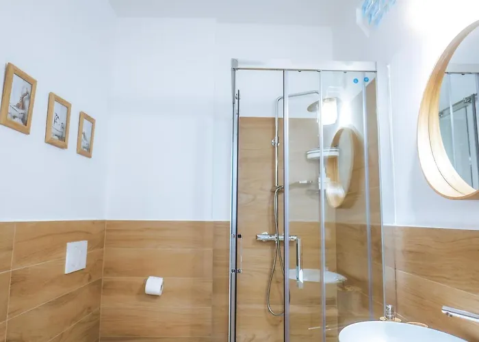 Jlh Aparts - Just Like * Bari