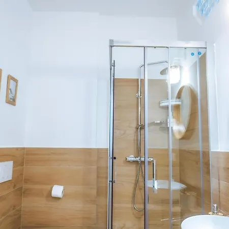 Jlh Aparts - Just Like * Bari